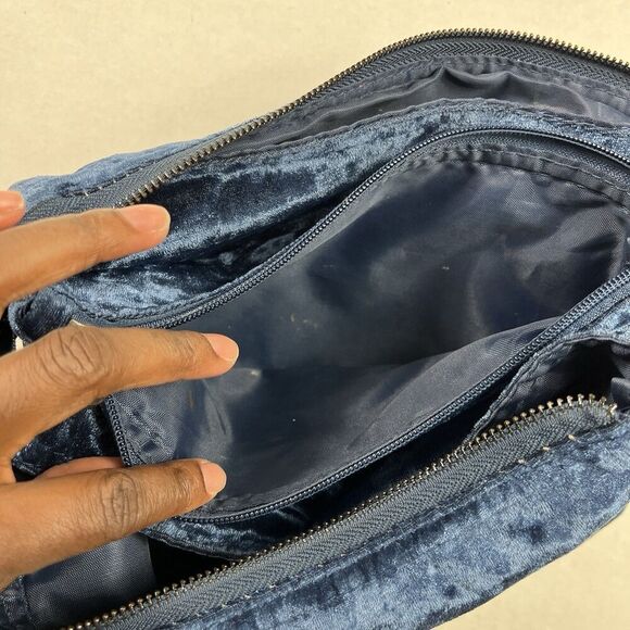 Isabella Scott Blue Velvet Clutch Cosmetic Bag 3 Zip Pockets Make-up Pouch FLAW - Picture 5 of 13